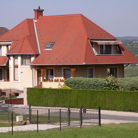 Hevizquelle Apartments Екстериор снимка