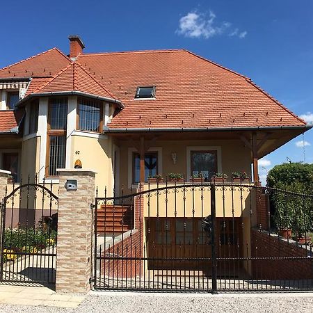 Hevizquelle Apartments Екстериор снимка