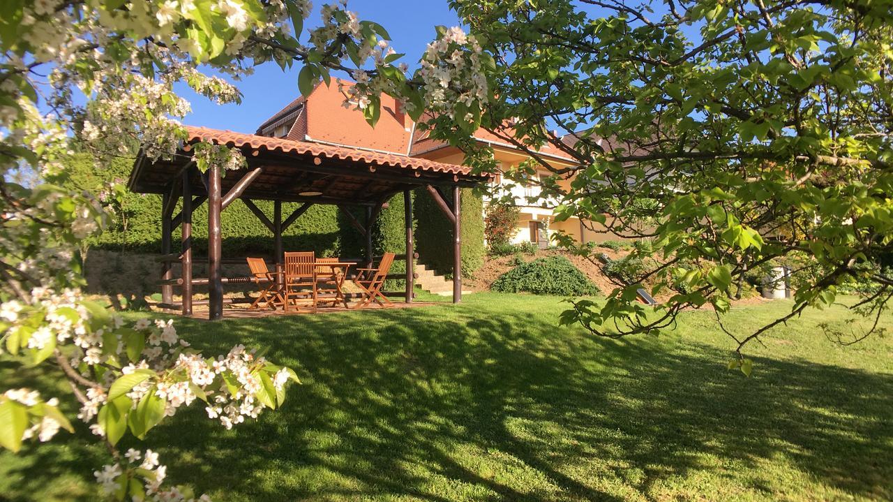 Hevizquelle Apartments Екстериор снимка