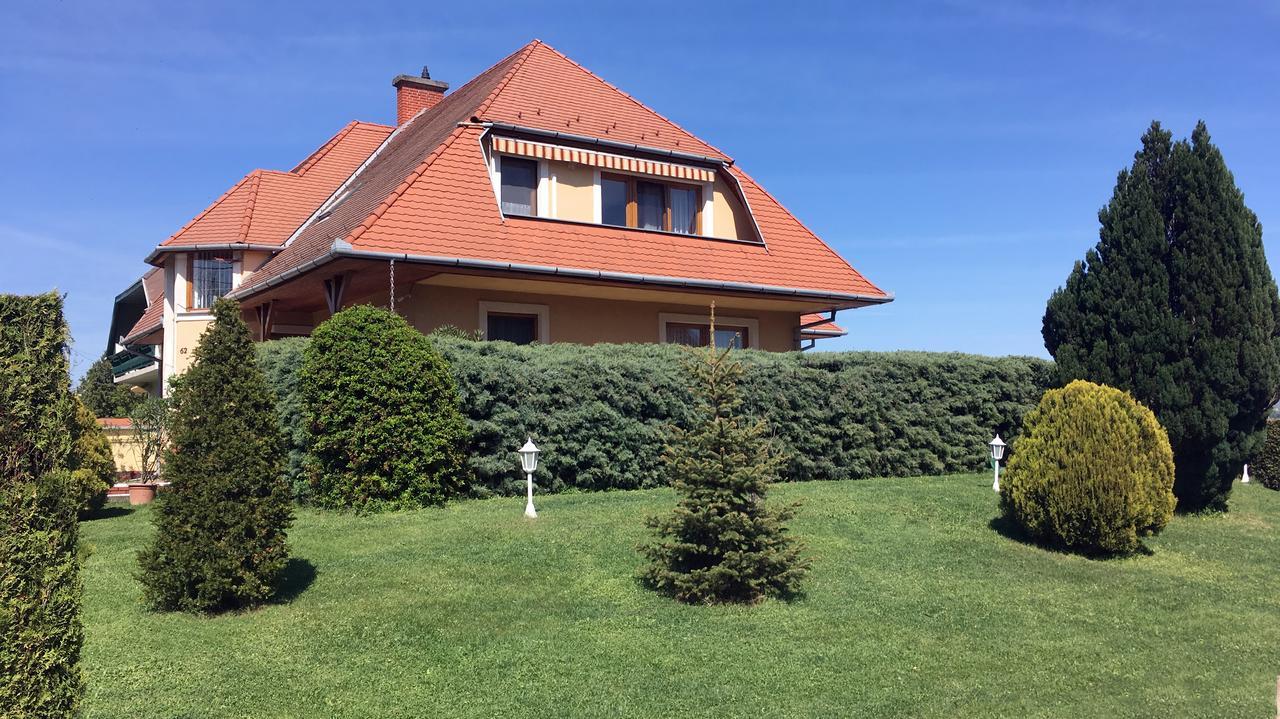 Hevizquelle Apartments Екстериор снимка