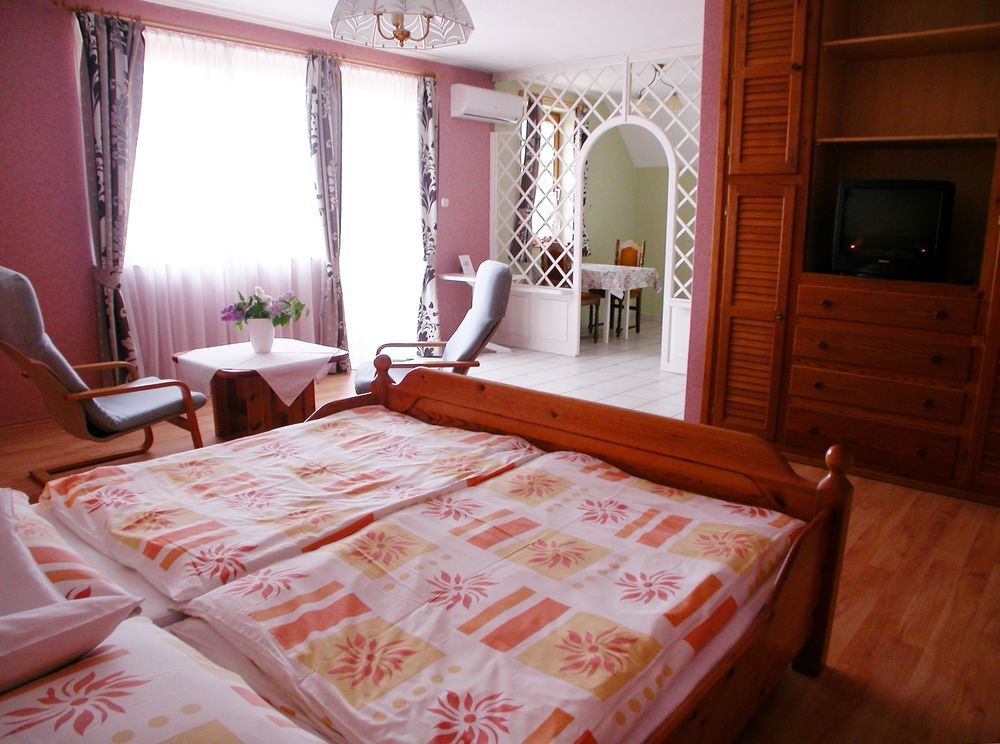 Hevizquelle Apartments Екстериор снимка